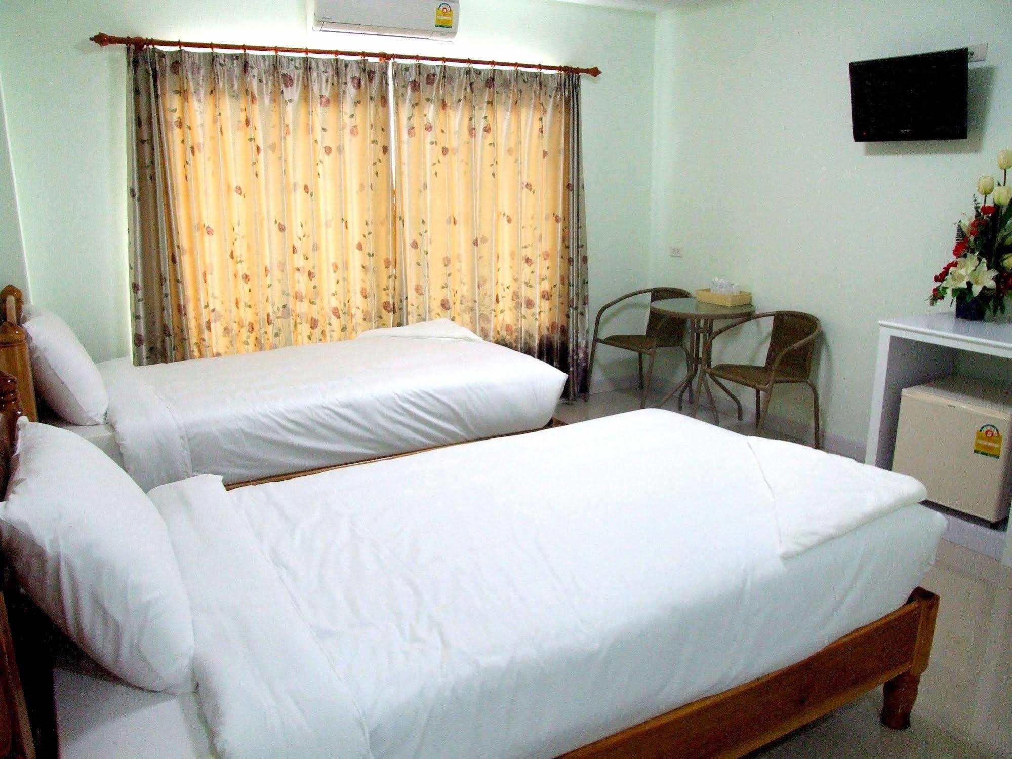 Hotel Ruan Rim Nam Roi Et Exterior foto