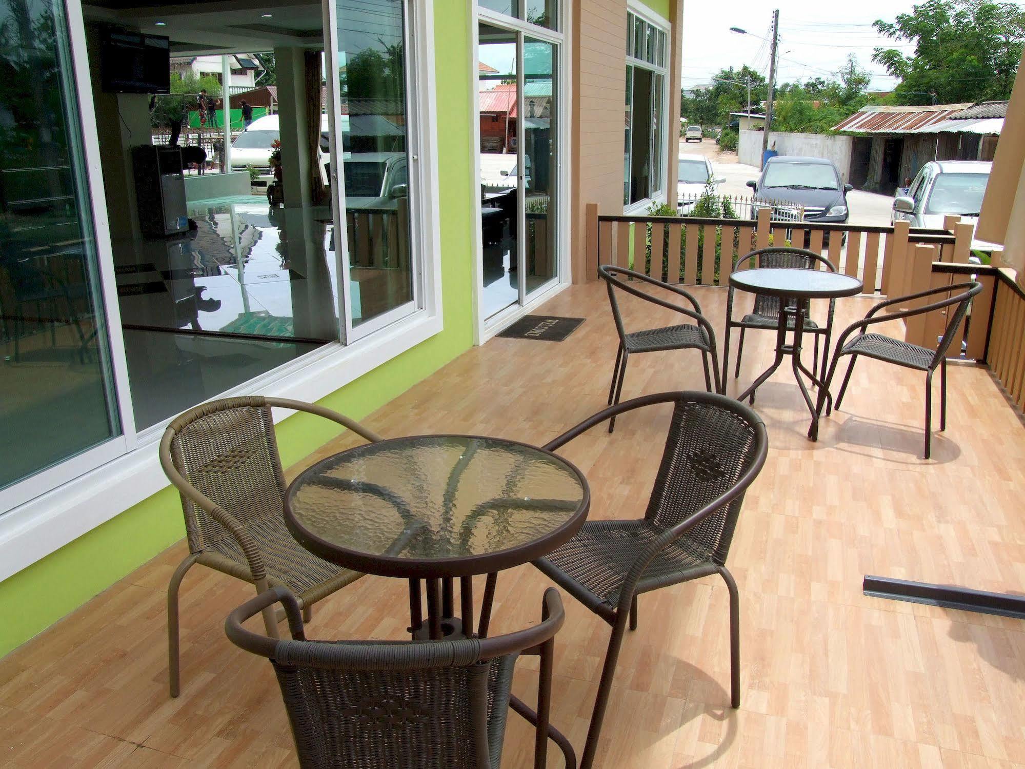 Hotel Ruan Rim Nam Roi Et Exterior foto