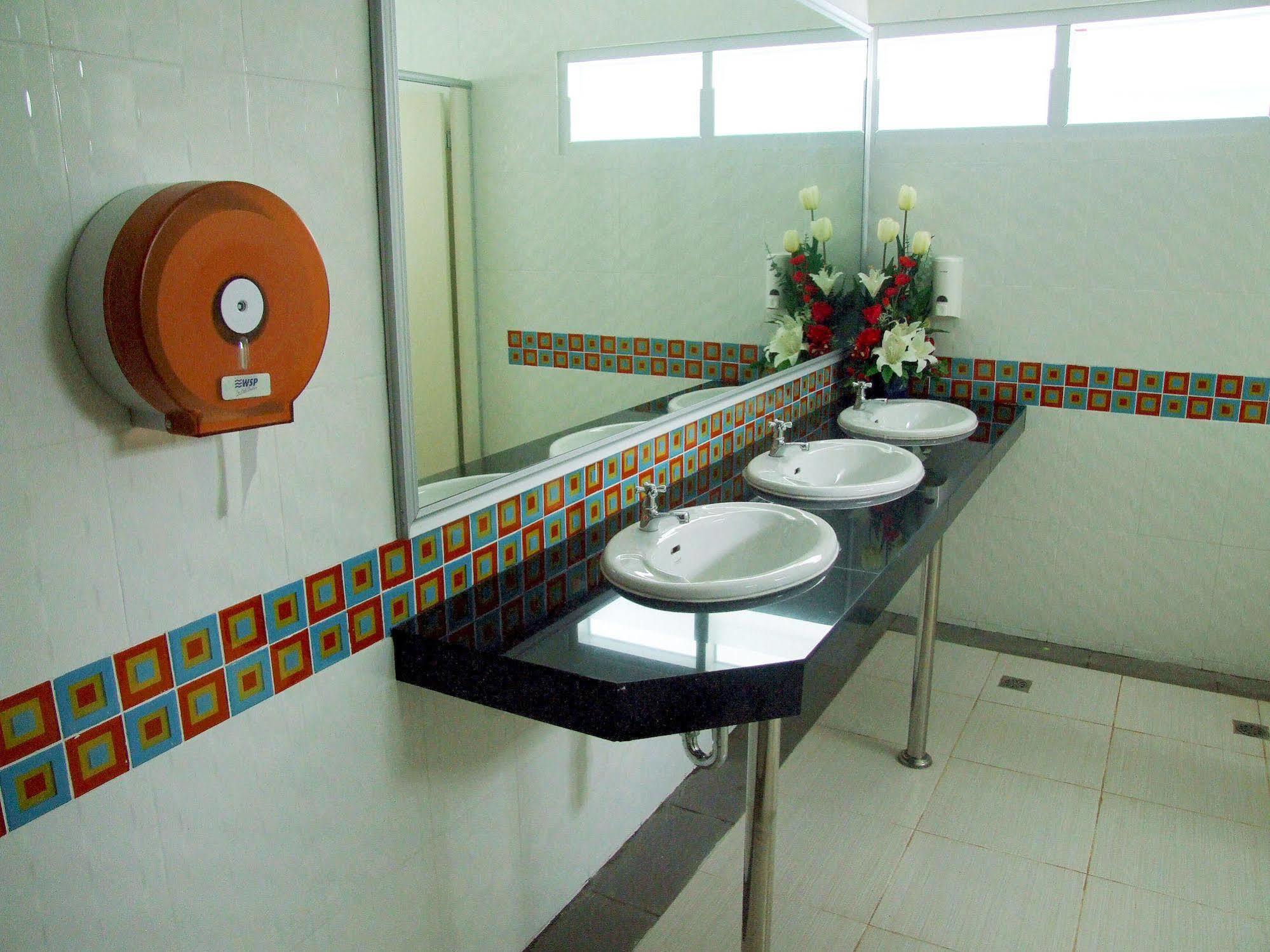 Hotel Ruan Rim Nam Roi Et Exterior foto